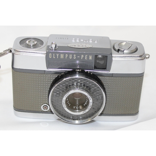 660 - A vintage Olympus Pen EE 35mm camera with Olympus D Zuiko 1:3.5 f=2.8cm lens, with soft leather case