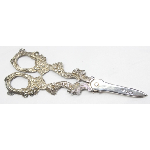 1035 - An impressive pair of Edwardian cast silver grape scissors in original fitted leather case, London 1... 