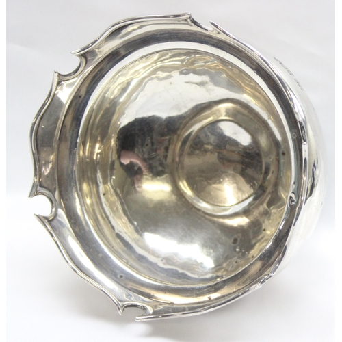 1039 - An antique silver bowl with decorative rim, Sheffield 1906 by Roberts & Belk, approx 11cm in diamete... 