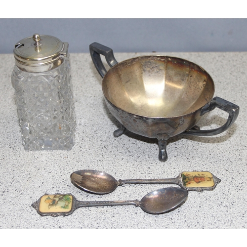 1053 - Mix of silver-plated items to incl serving dish and food warmer, approx 2.6kg gross