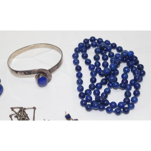 1151 - Qty of assorted silver and lapis mounted jewellery