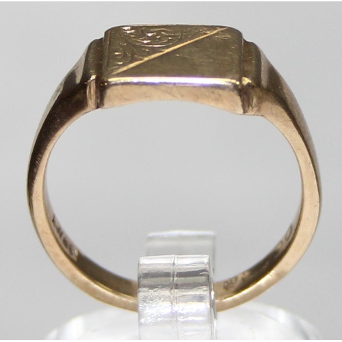 1157 - A vintage 9ct gold signet ring, marks rubbed but XRF confirmed, approx size N, approx 4.41g gross