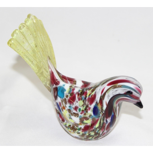 1633 - Murano/ Italian Glass, a vintage Murano glass bird with colourful glass body and golden tail, remnan... 