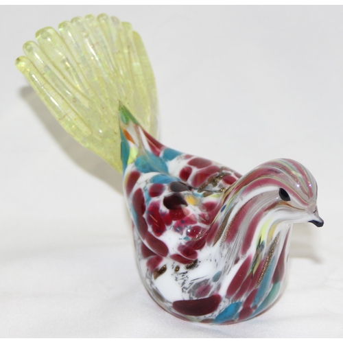 1634 - Murano/ Italian Glass, a vintage Murano glass bird with colourful glass body and golden tail, remnan... 