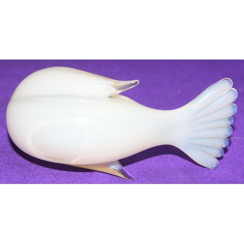 1637 - Murano/ Italian Glass,, a vintage Murano glass sculpture a dove, likely Murano but unmarked, approx ... 