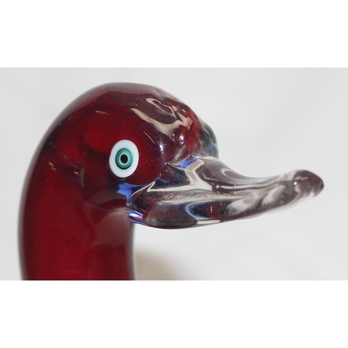 1639 - Murano/ Italian Glass, a retro glass sculpture of a duck or swan, polished base, likely Murano but u... 