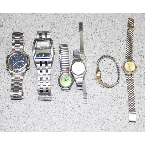 1338 - A large qty of assorted vintage and later watches to inc Swatch etc