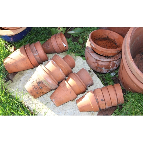 329 - Mixed of vintage terracotta garden pots, largest 33cm high