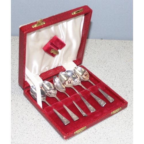 1092 - Qty of assorted antique and later silver plated items to inc a silver handled knife, approx 3.7kg gr... 