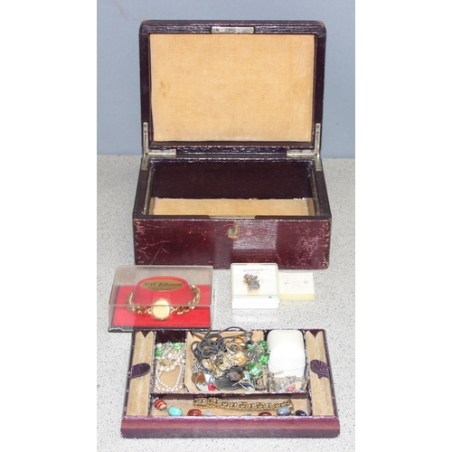 1170 - An antique Moroccan leather jewellery box and contents