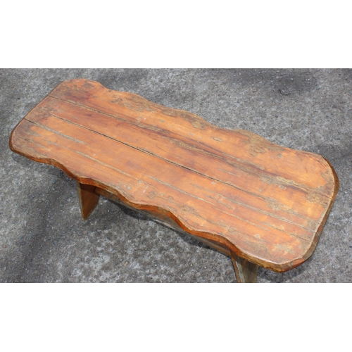 195 - A rustic wooden bench, approx 96cm wide x 36cm deep x 48cm tall