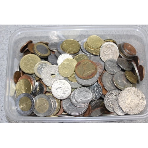 1207 - Qty of assorted mixed world and British coins, approx 1.9kg gross