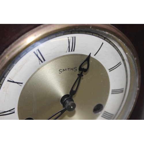 1303 - Circa 1940s Smiths Bakelite mantel clock, approx 22cm x 19cm