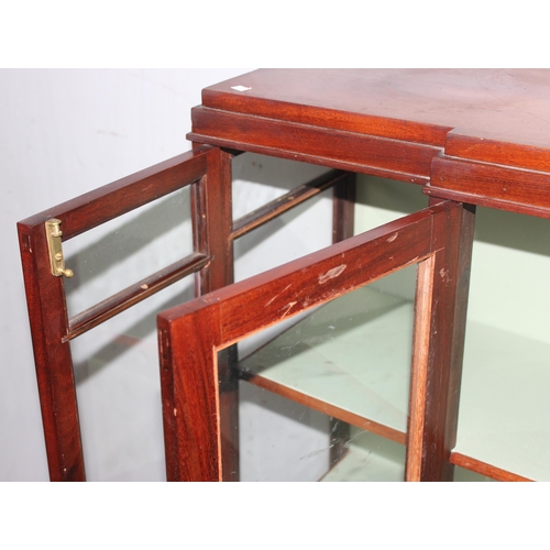 20 - Art Deco period glazed mahogany display cabinet with glass shelves, approx 93cm wide x 34cm deep x 1... 