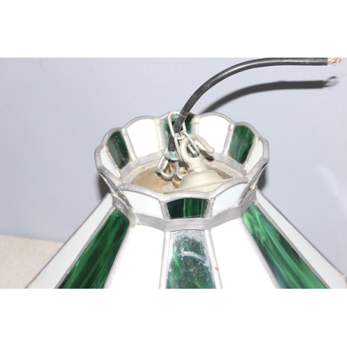 237 - Green and white leaded glass pendant light shade in the style of Tiffany, approx 25cm (40cm with fit... 