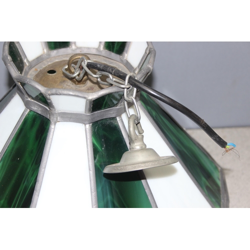 237 - Green and white leaded glass pendant light shade in the style of Tiffany, approx 25cm (40cm with fit... 