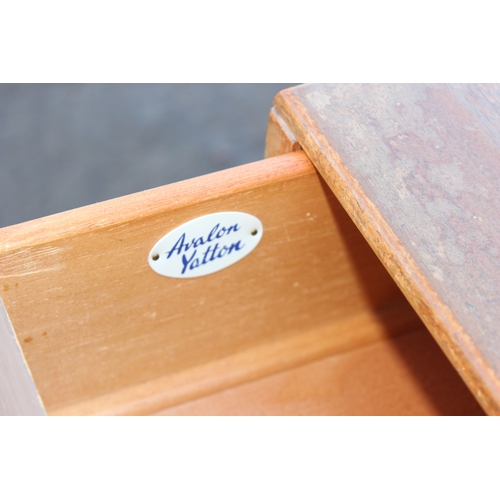 123 - A retro mid-century Avalon Yatton 4 drawer dressing table, approx 100cm wide x 43cm deep x 143cm tal... 