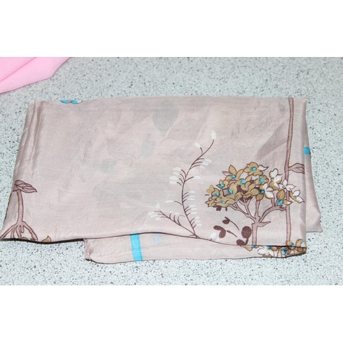 219 - Qty of assorted fabric scarves