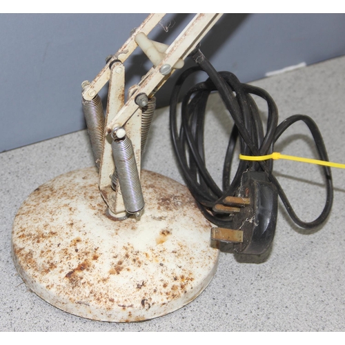 267 - Vintage Herbert Terry angle poise apex 90 lamp in cream