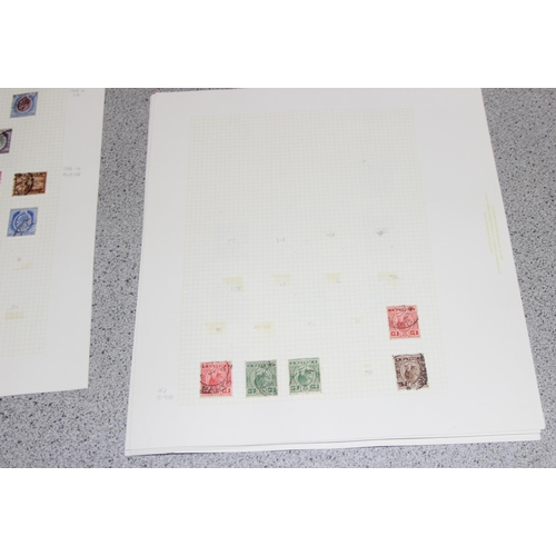 518 - Stamps - Malta Queen Victoria - George VI on leaves