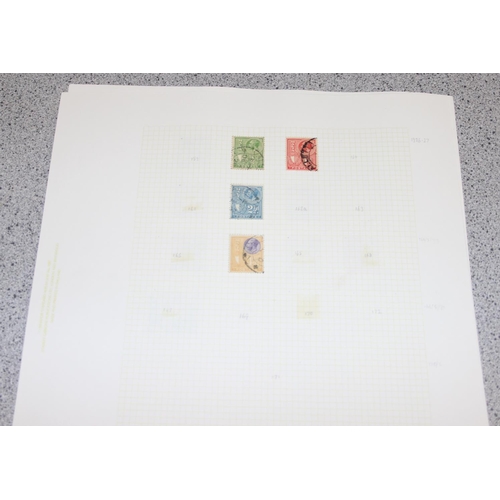 518 - Stamps - Malta Queen Victoria - George VI on leaves