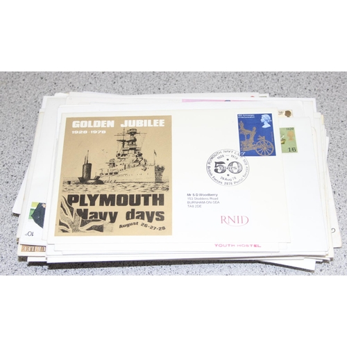 521 - Stamps - Australia & states on leaves ( 1200 )