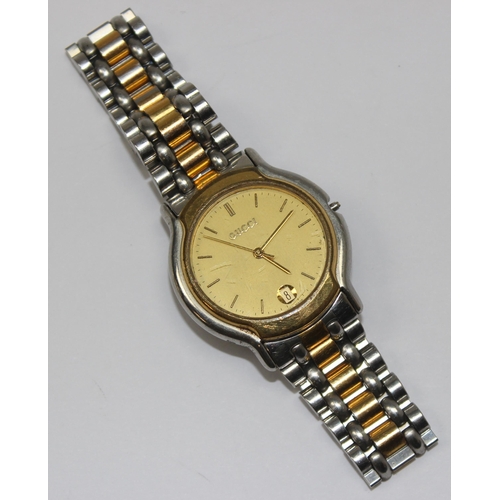 1318 - A genuine Gucci 8000 M wristwatch, 955-412 quartz movement, case approx 33mm in diameter