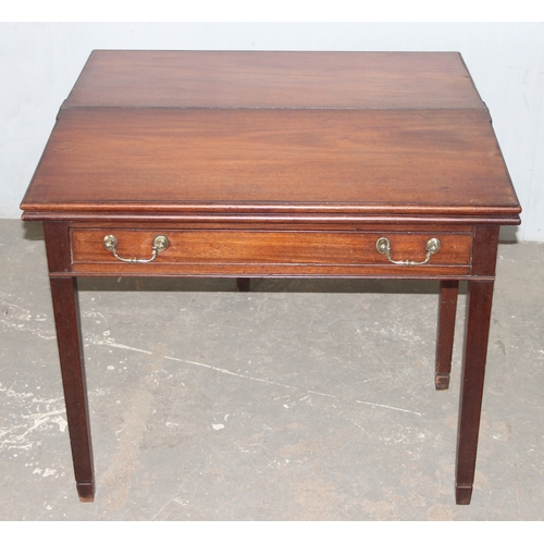 29 - An unusual 19th century fold over topped tea and card table with elaborate double hinge, approx 91cm... 