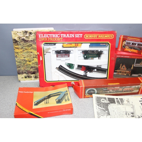 1520 - Qty of assorted Hornby OO gauge train items to inc a R.689 GWR freight set, R.311 LMS Patriot Class ... 