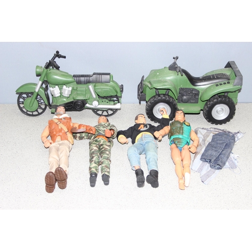 1525 - Qty of Action Man dolls and similar, with other accessories