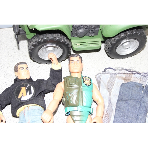 1525 - Qty of Action Man dolls and similar, with other accessories