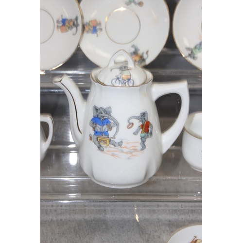 1502 - Assorted vintage children's tea set pieces of various makers to incl German made Bavaria