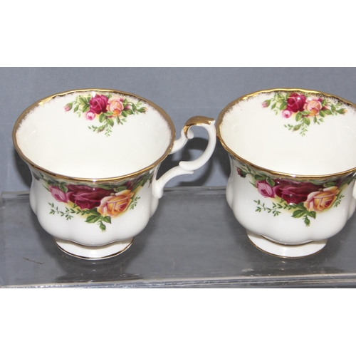 1833 - Royal Albert Old Country Roses tea cups and saucers, 6 person setting