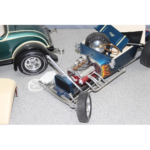 1543 - 2 vintage models of cars to incl a Model T Ford Hot Rod and a 32 Ford Hot Rod, approx 48cm long