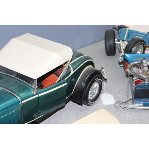 1543 - 2 vintage models of cars to incl a Model T Ford Hot Rod and a 32 Ford Hot Rod, approx 48cm long