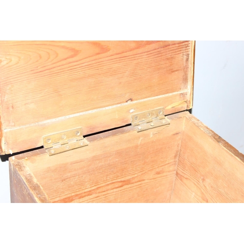 289 - Vintage pine box with hinged lid, approx 34 x 27 x 24cm