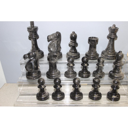 1549 - Giant sized garden chess set, tallest piece approx 21cm