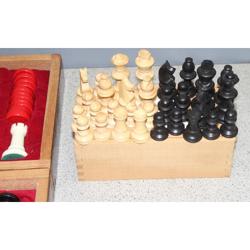 1551 - Boxed wooden chess set and board to incl draughts pieces, and a further chess set in wooden box