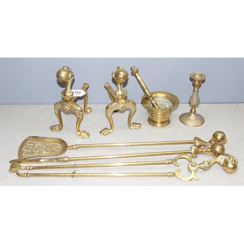 1831 - Qty of assorted brassware to inc ball and claw fire irons, pestle and mortar etc