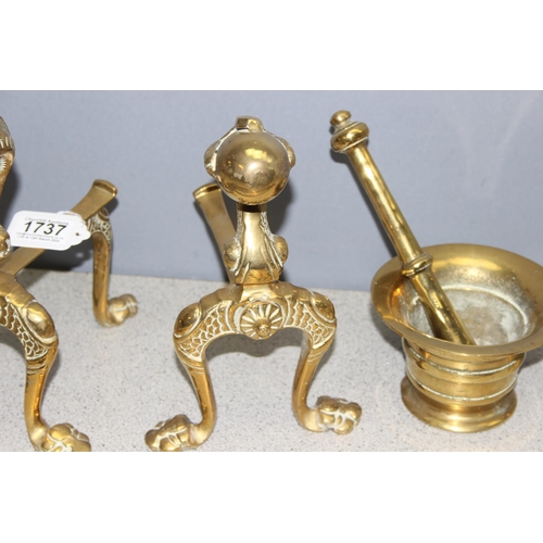 1831 - Qty of assorted brassware to inc ball and claw fire irons, pestle and mortar etc