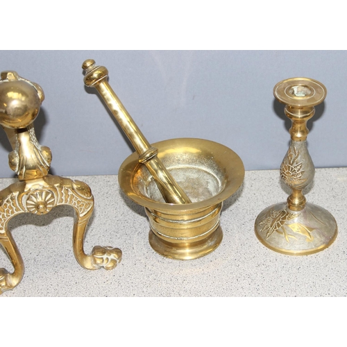 1831 - Qty of assorted brassware to inc ball and claw fire irons, pestle and mortar etc