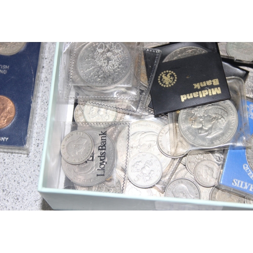 1280 - Qty of assorted coins to inc commemorative crowns, some in holders, mainly cupro-nickel, approx 1.3k... 