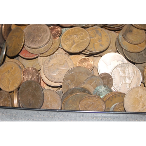 1281 - A large qty of assorted British copper coins, 19th century and later, approx 3.9kg gross