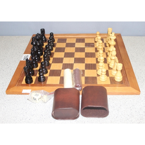 1550 - Chess set in wooden board box, and an MB Games chess tutor