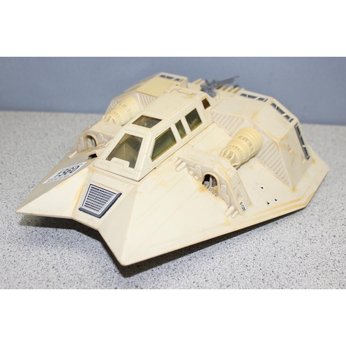 1560 - 3 Star Wars toys to incl 2 1990s blister pack figures, and Rebel Armoured Snow Speeder model