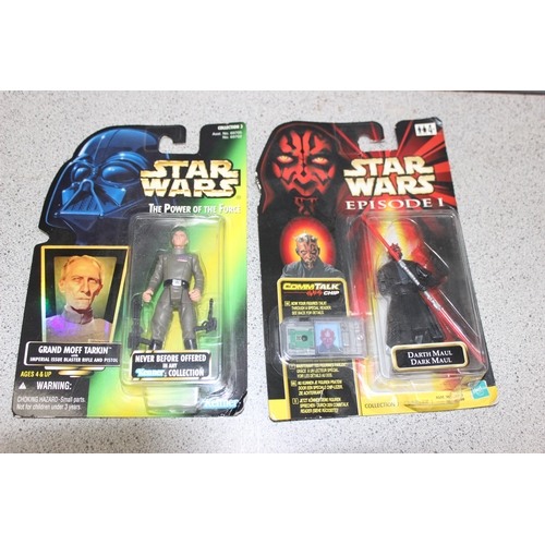 1560 - 3 Star Wars toys to incl 2 1990s blister pack figures, and Rebel Armoured Snow Speeder model