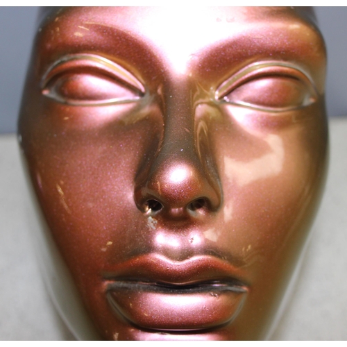 1827 - 2 female metallic coloured mannequin heads