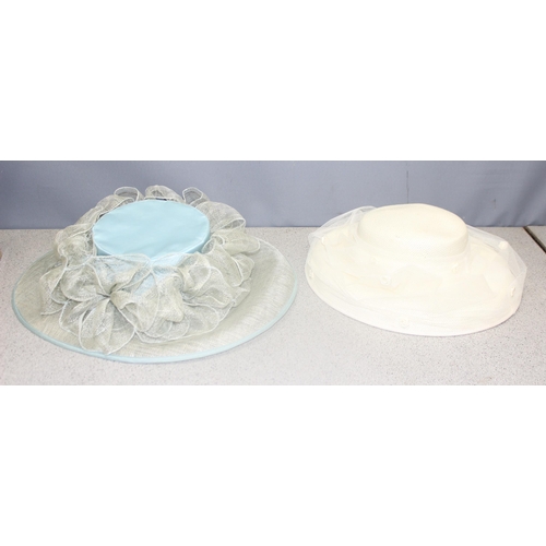 220 - Hexagonal hat box and 4 ladies occasion/dress hats