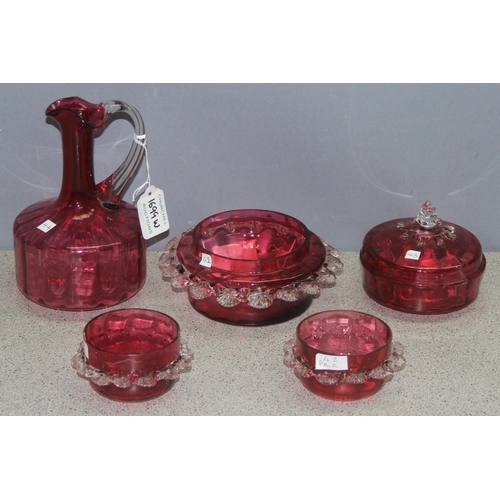 1699W - 5 pieces of vintage cranberry glassware to incl jug, bowls, and lidded pot