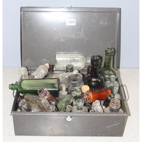 1805 - Qty of antique and later glass bottles in small metal trunk